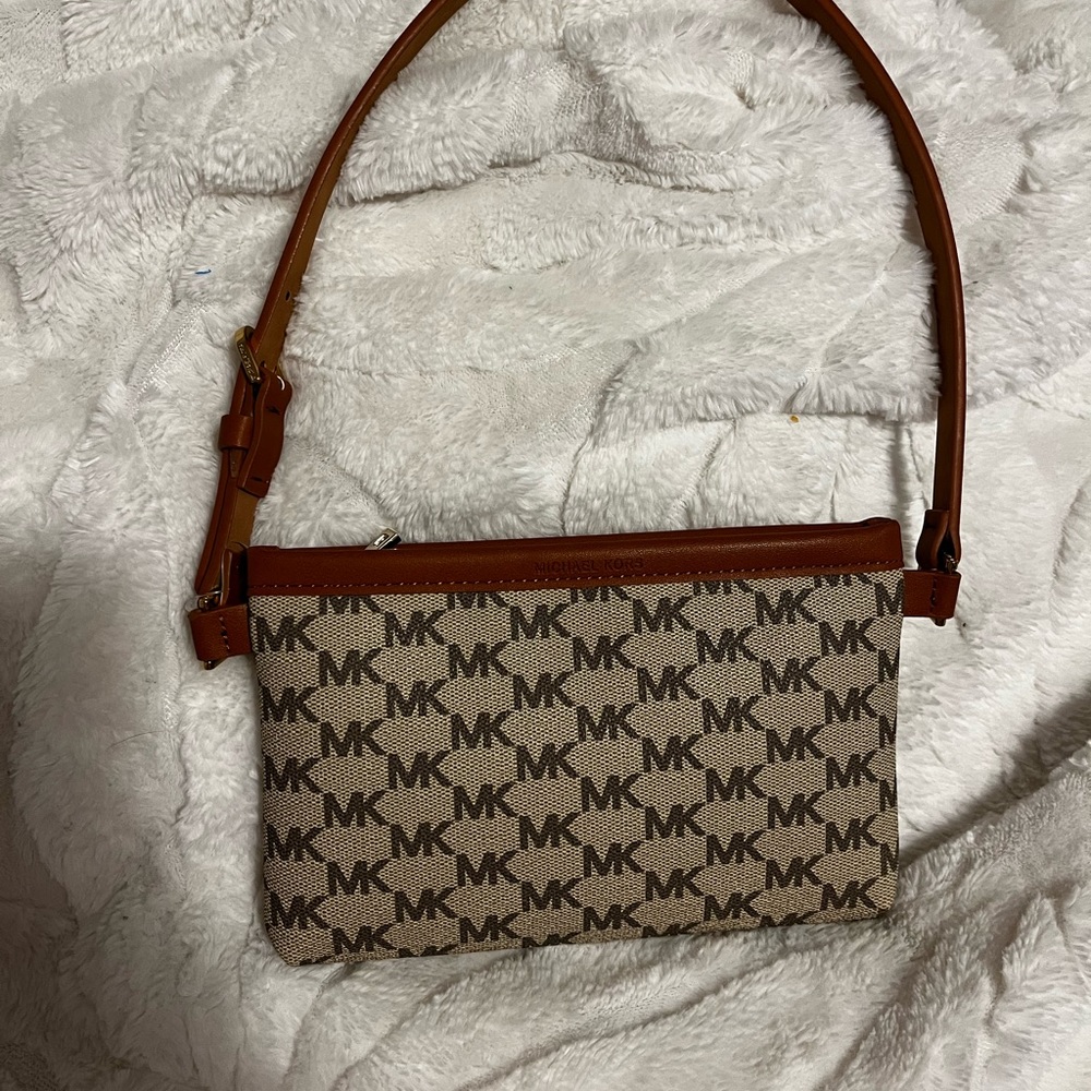 MICHAEL KORS- zippered Fanny pack